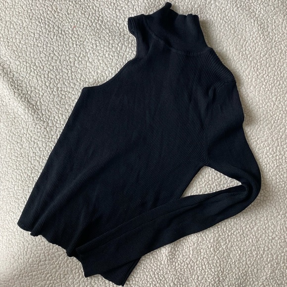 NWOT Zara Turtleneck Half-sleeve Top - Picture 3 of 4